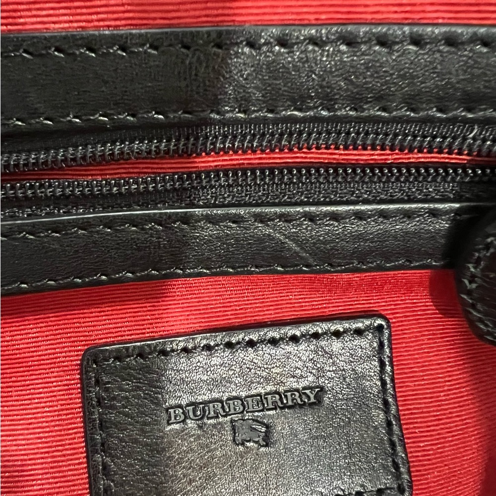💄 Burberry Beige Check Canvas Tote with Black Leather Trim and Gold Hardware - Picture 10 of 14